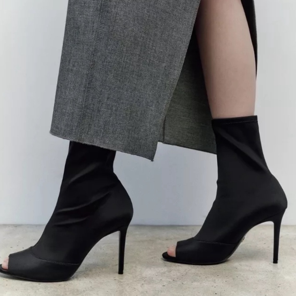 Limited Edition ZARA 2023-24FW OPEN TOE HEELED ANKLE BOOTS (1126/210)
